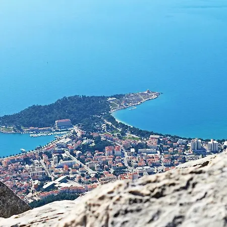 Gostinjska kuća Aroma 4*